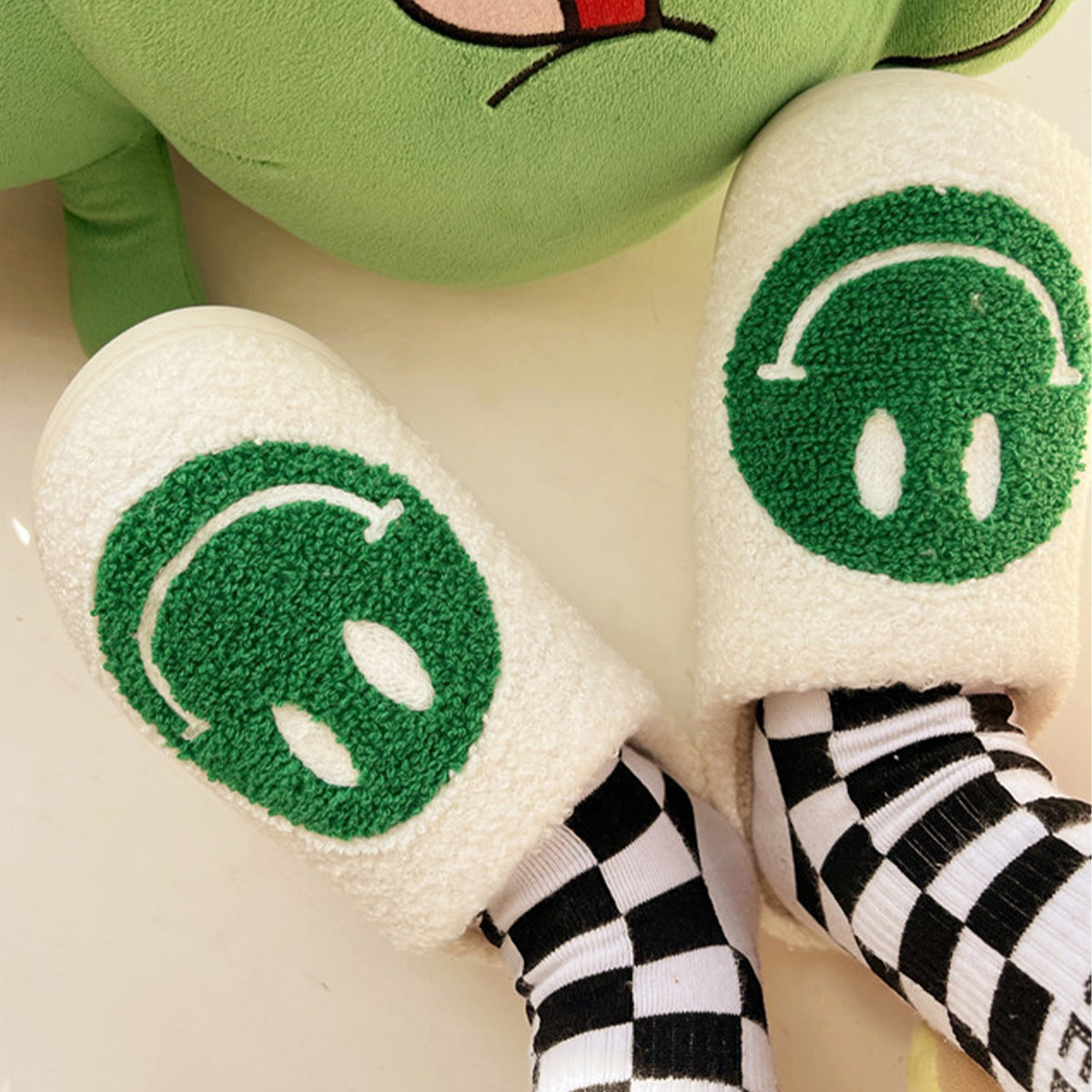 Women's Smiling Face Plush Home Slippers