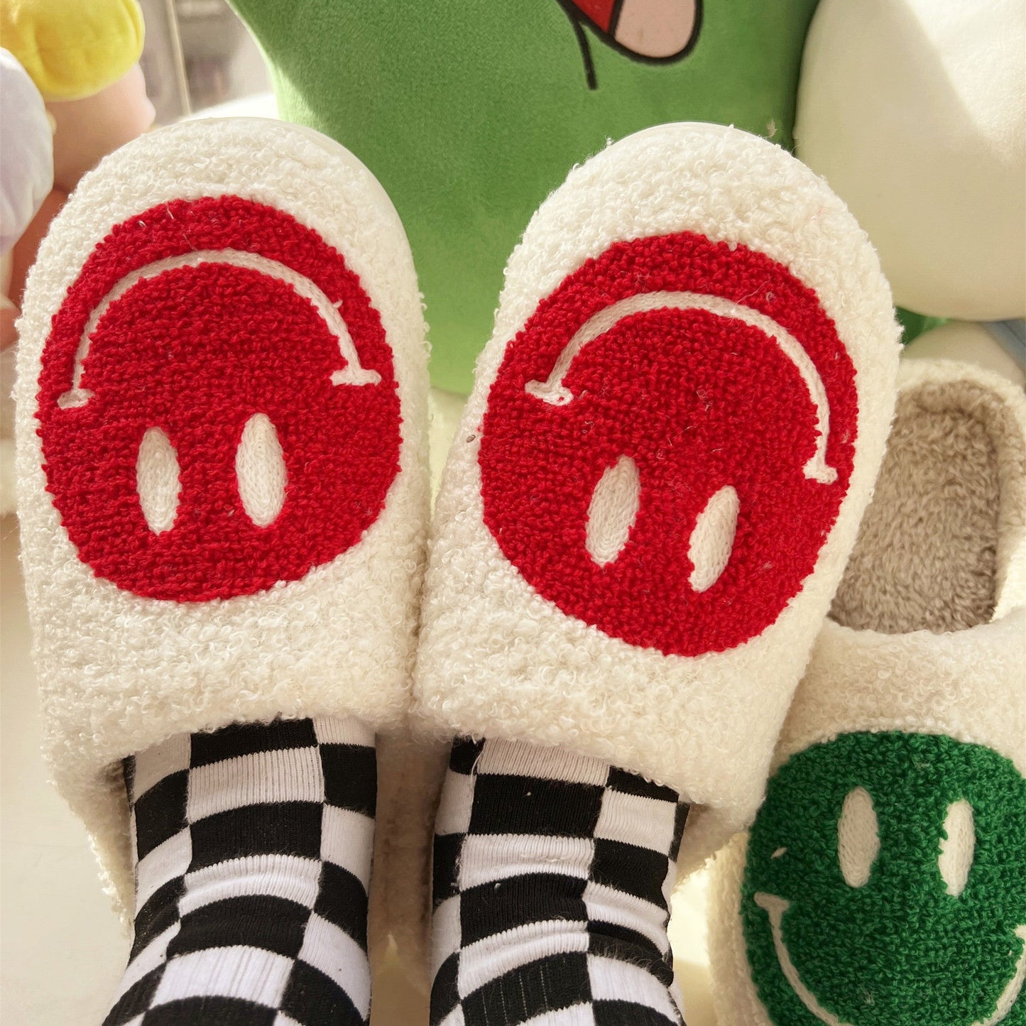 Women's Smiling Face Plush Home Slippers