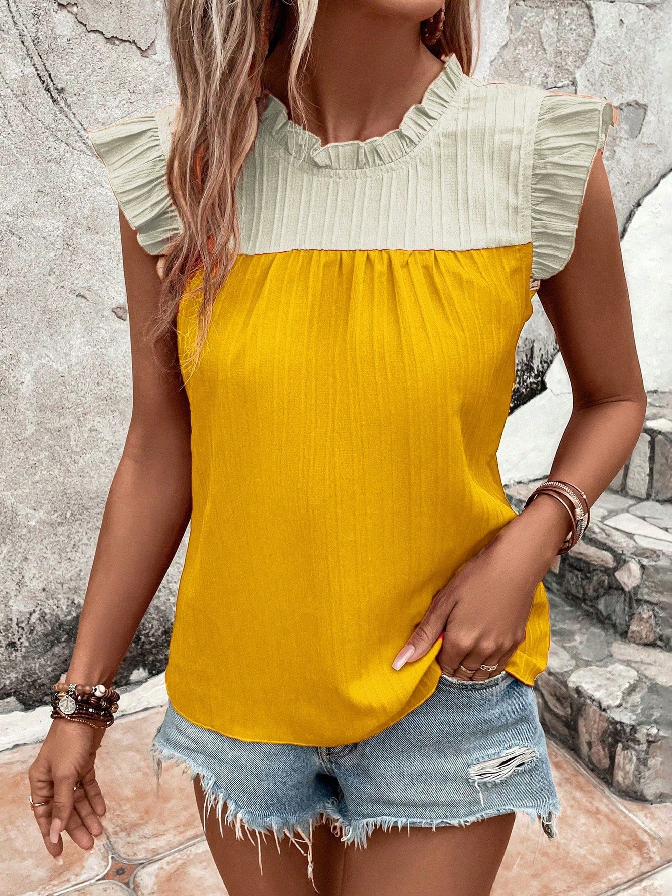 Sleeveless Ruffled Shoulder Contrast Top