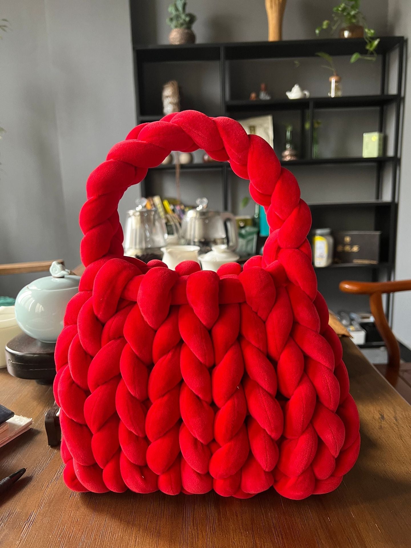 Woven Large Single Shoulder Bag